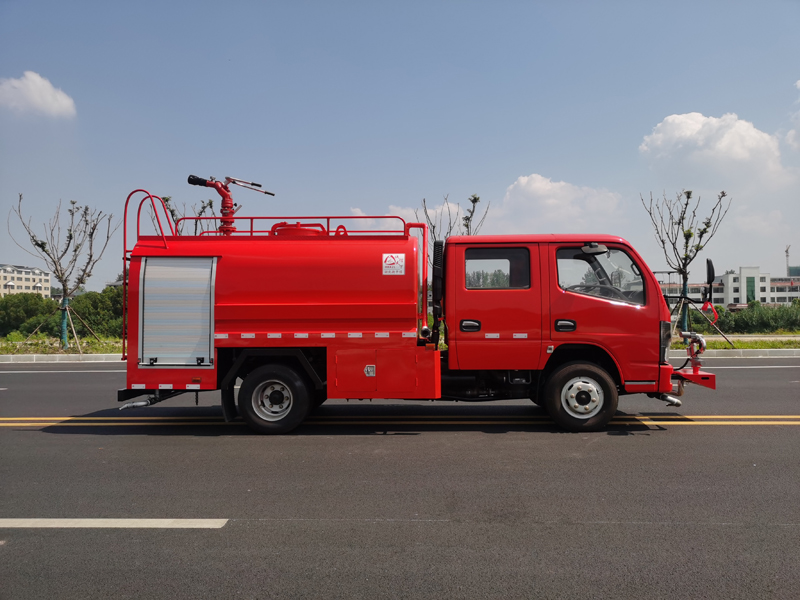 東風(fēng)多利卡4.5噸消防灑水車