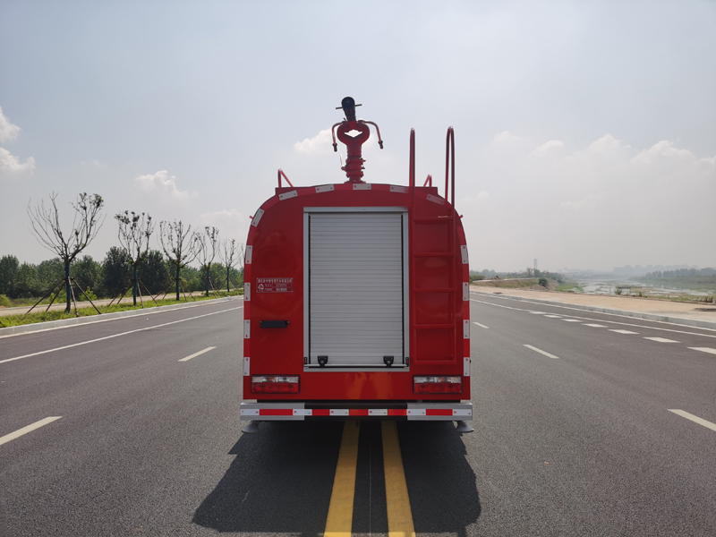 東風(fēng)多利卡4.5噸消防灑水車