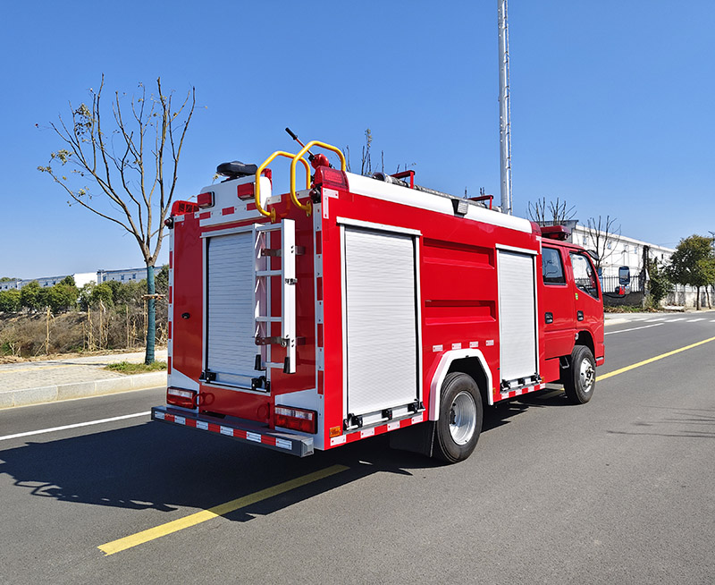 東風(fēng)2.8噸水罐消防車